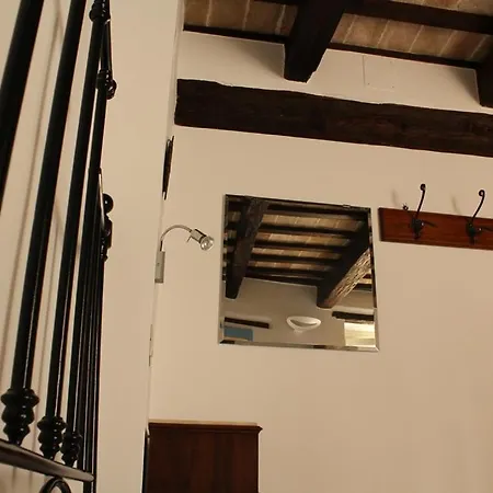 Alojamento de Acomodação e Pequeno-almoço Porta Santa Lucia - *